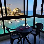 Spinola Bay Sea Front 6 *