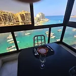 Spinola Bay Sea Front 6 Apartment