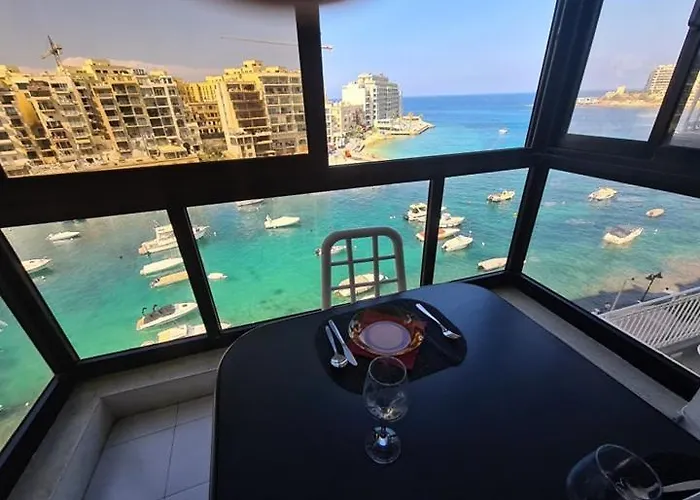 Spinola Bay Sea Front 6 아파트